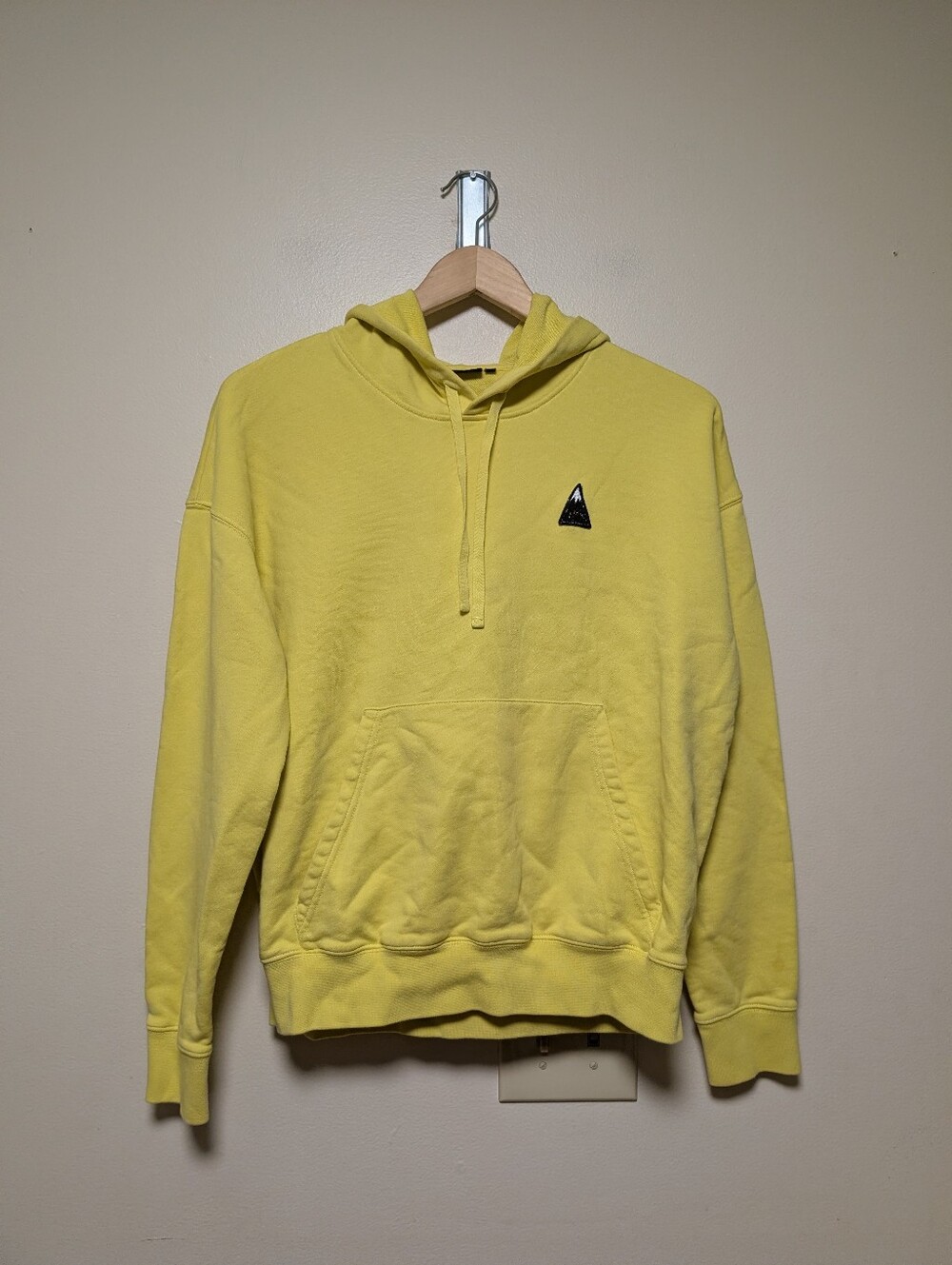 J.Lindeberg Theodosia Yellow Hoodie Mountain Patch Size S